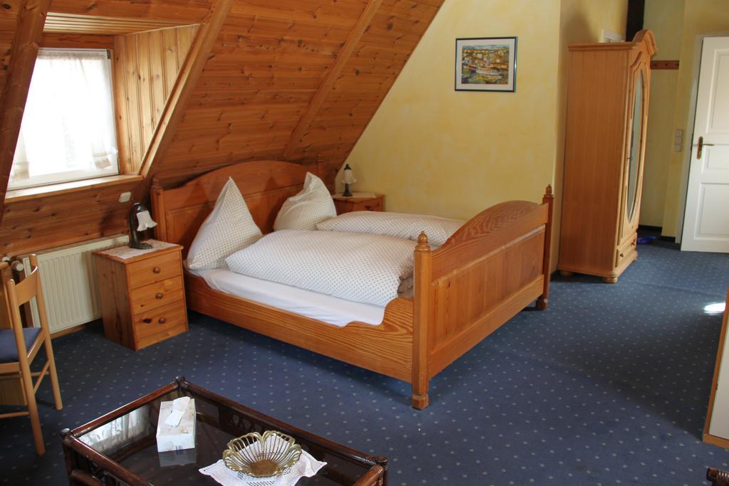 B&B zum Treppchen Lösnich Zimmer foto